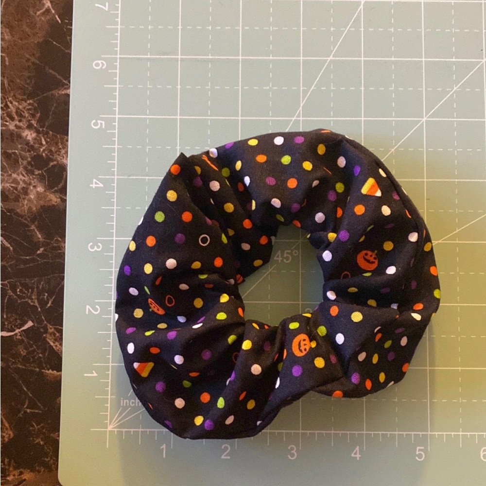🎉 3 for $15 Halloween Scrunchie